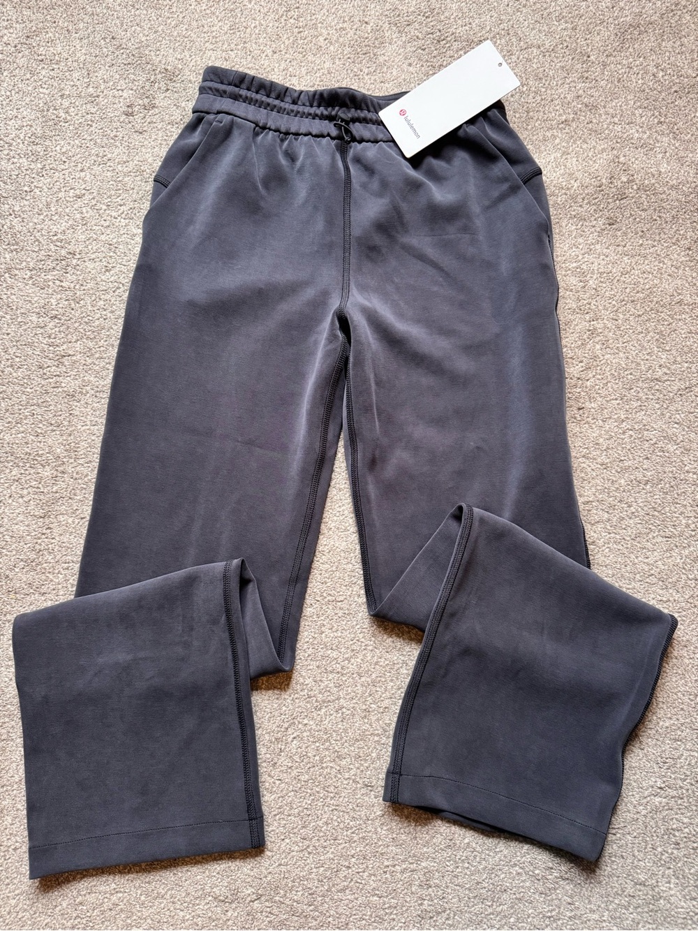 NWT Women’s Lululemon Softstreme High-Rise Wide Leg Pants Size 4 Brand New